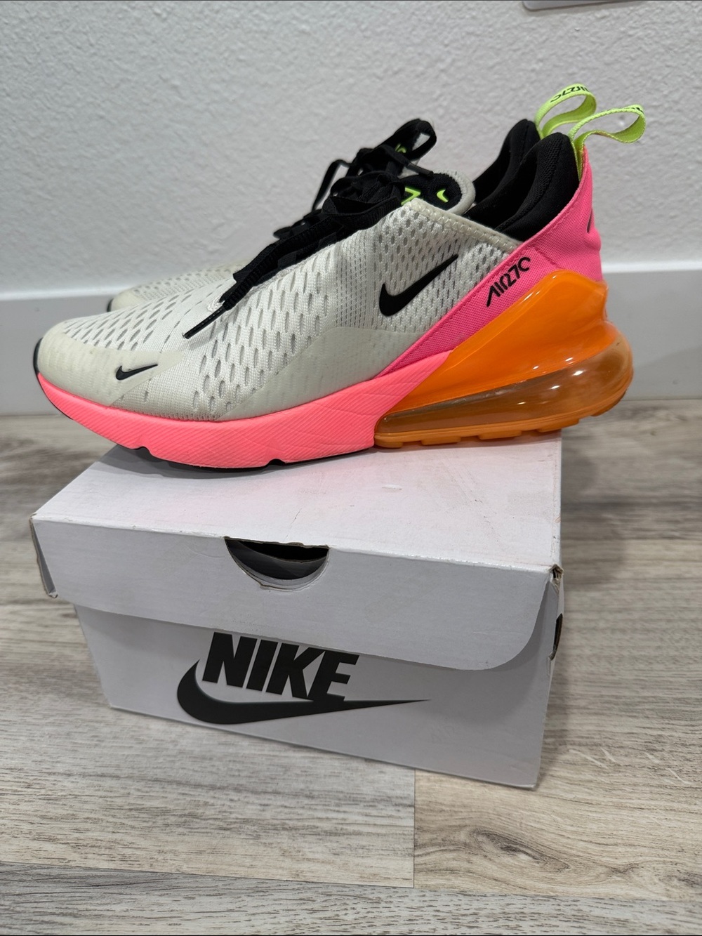 Nike Women’s Air Max 270 — White, Hot Pink & Orange - Picture 3 of 6